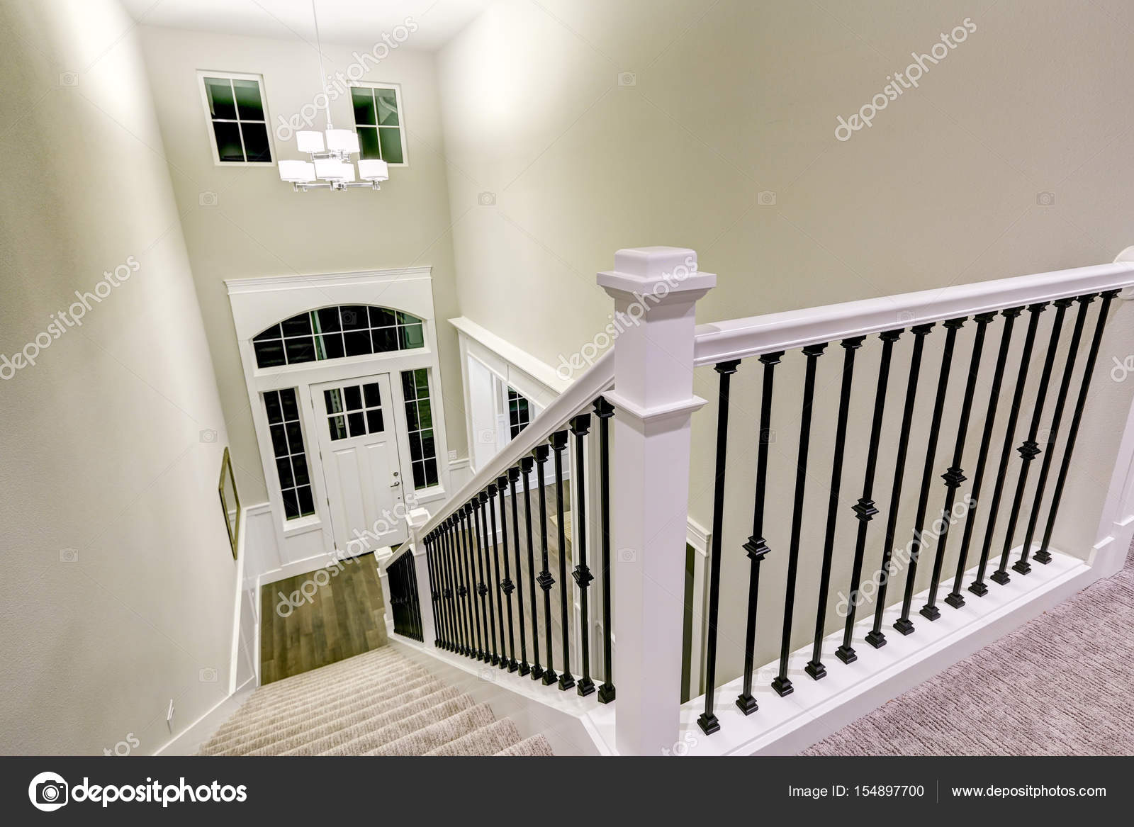 Escaleras de casas de dos pisos | Vista superior de la elegante entrada