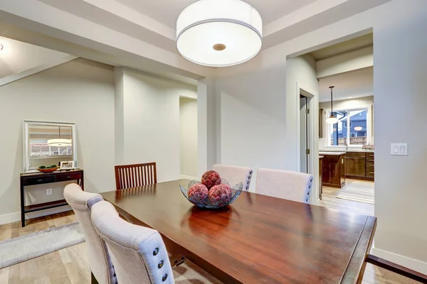 Light and airy open floor dining room design — Stock Photo, Image