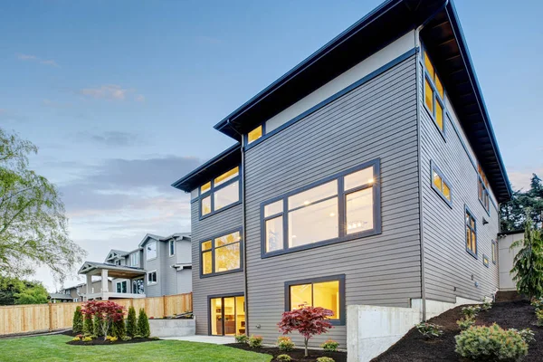 Rumah konstruksi baru mewah di Bellevue, WA . — Stok Foto
