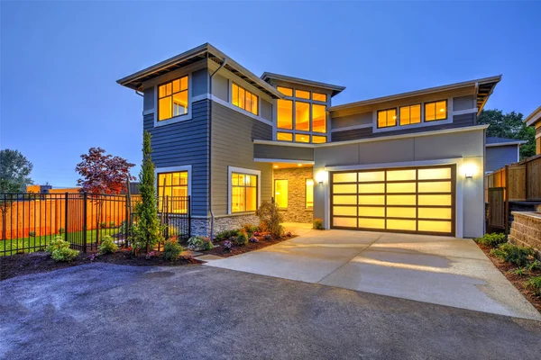 Modern craftsman style home exterior. — Stock Photo, Image