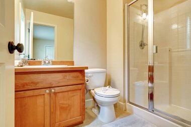 En-suite banyo için açık kapı 