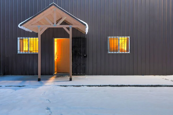 Huge Shop Guest House Metal Brown Building Winter — Stock Photo, Image