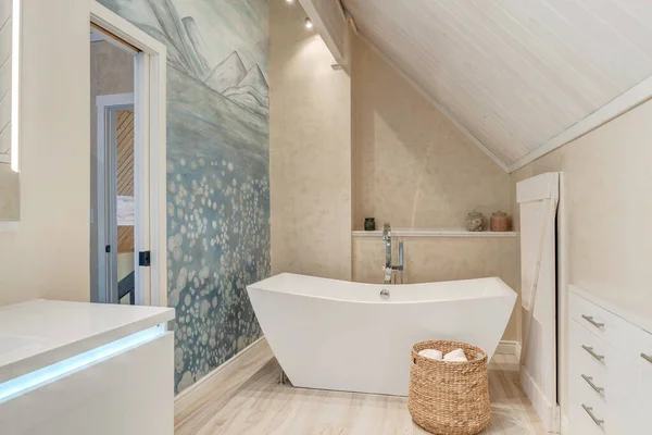 Luxury Bathroom Interior Free Standing Modern Tub Mural Vaulted Wooden — Stock Photo, Image