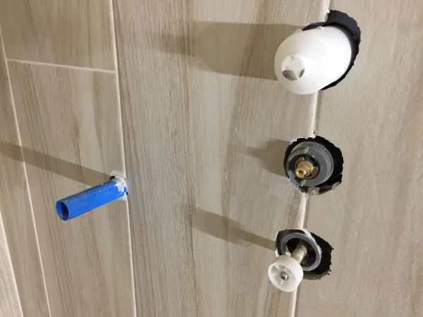 Cuarto Baño Remodelación Ducha Sistema Agua Con Asas Antes Instalación — Foto de Stock