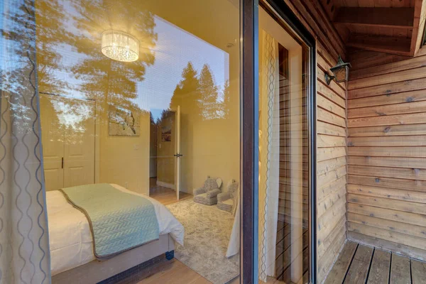 Maison Luxe Cèdre Avec Vue Sur Chambre Soir Avec Porte — Photo