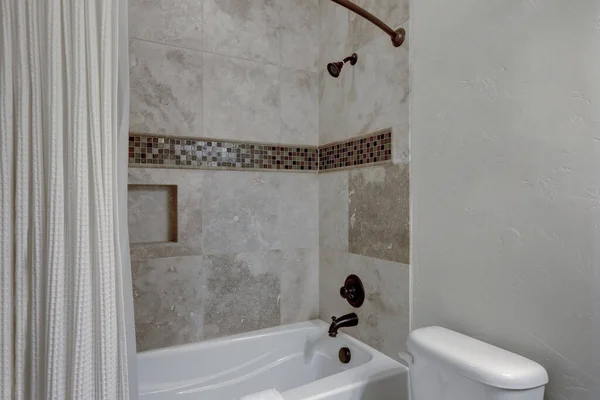 Clássico Simples Pequeno Banheiro Interior Detalha Com Pedra Natural Torno — Fotografia de Stock