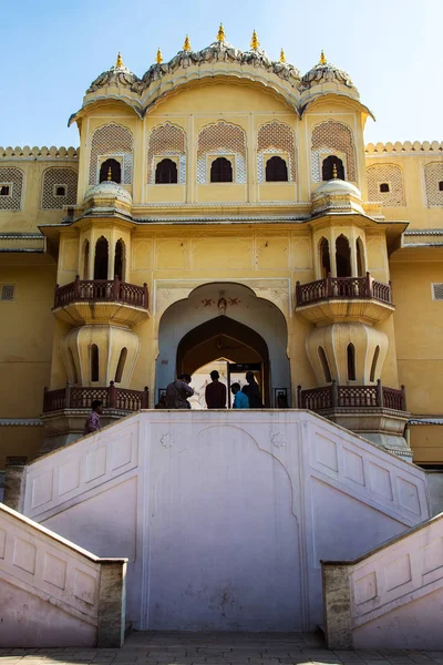 JAIPUR, INDIA - 10 de enero de 2018: El patio del Palacio de los Vientos. Hawa Mahal —  Fotos de Stock