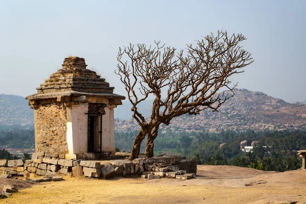 Hermosa vista de las increíbles ruinas de Hampi. Grupo de Monumentos en Hampi, Karnataka, India — Foto de Stock