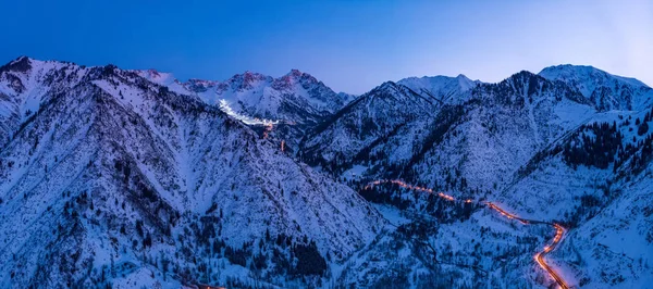 Panorama Des Montagnes Avec Route Station Ski Chimbulak Soirée Hiver — Photo