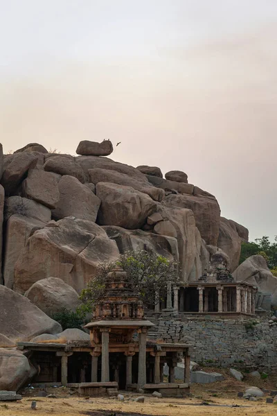 Ruina Los Templos Antiguos Cerca Del Pueblo Hampi Grupo Monumentos — Foto de Stock