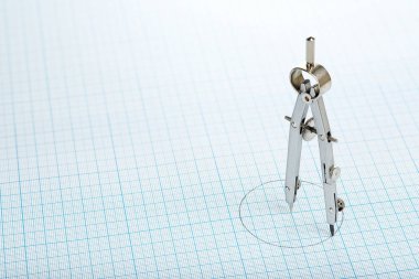 kağıt üzerinde pusula