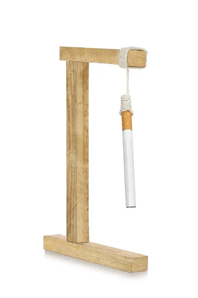 在绞刑架上的香烟 — 图库照片