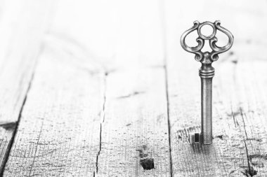 ahşap üzerine anahtarı