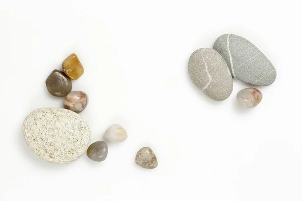 Πέτρες στην παραλία σε λευκό — Φωτογραφία Αρχείου