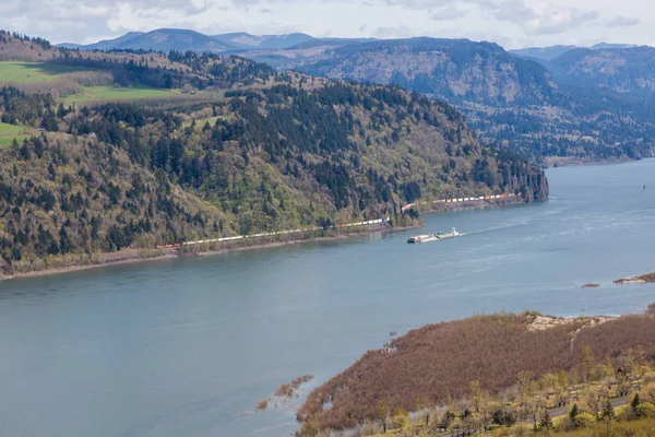 Commerce on the Columbia River Gorge — Stock Photo, Image