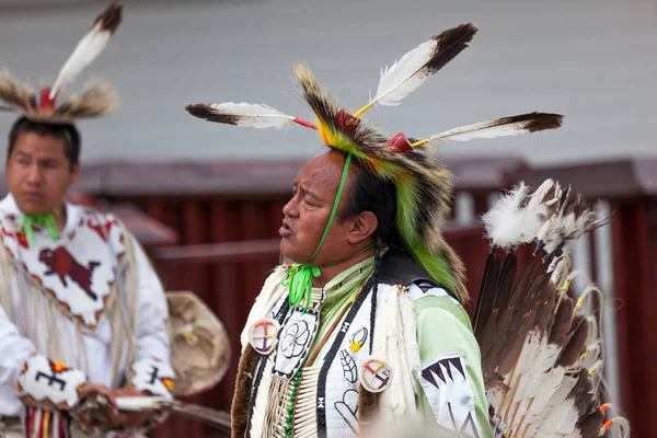 Az amerikai őslakos beszédet tart. — Stock Fotó