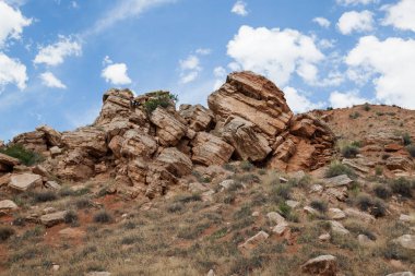 yığılmış kayalar