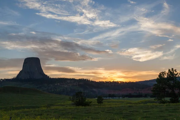 Puesta de sol por Devils Tower — Foto de Stock