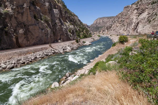 Wind River Canyon Σιδηροδρόμων, Ποταμός και Road — Φωτογραφία Αρχείου