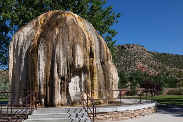 Tepee Fountain em Hot Springs State Park — Fotografia de Stock