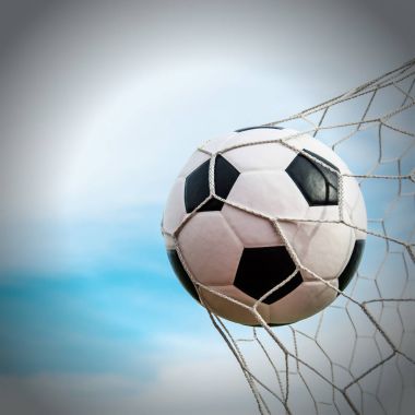 futbol futbol gol gökyüzü alanı ile net.