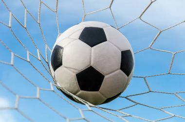futbol futbol gol gökyüzü alanı ile net.