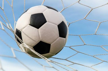 futbol futbol gol gökyüzü alanı ile net.
