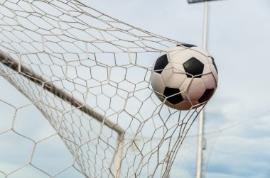 futbol futbol gol gökyüzü alanı ile net.