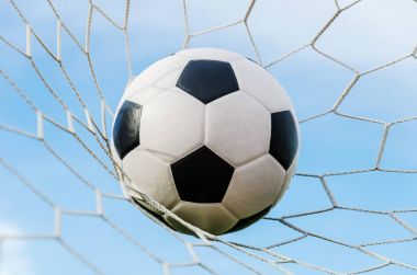 futbol futbol gol gökyüzü alanı ile net.