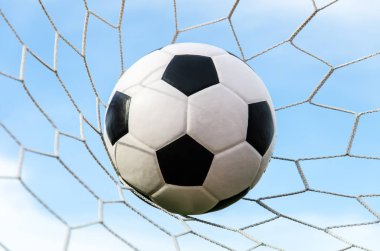 futbol futbol gol gökyüzü alanı ile net.