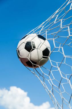 futbol futbol gol gökyüzü alanı ile net.