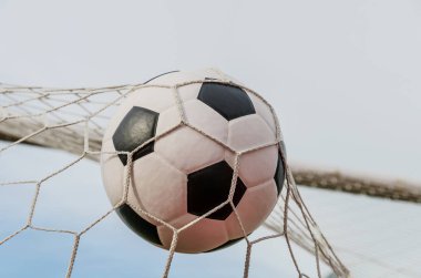 futbol futbol gol gökyüzü alanı ile net.