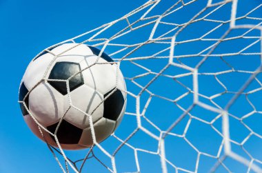 futbol futbol gol gökyüzü alanı ile net.
