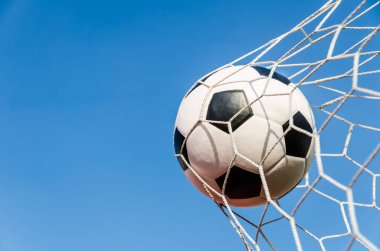 futbol futbol gol gökyüzü alanı ile net.