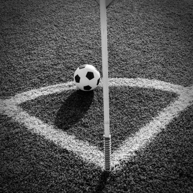 Futbol futbol için köşe köşe satırda tekme.