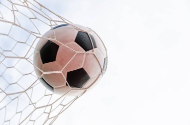 futbol futbol gol gökyüzü alanı ile net.