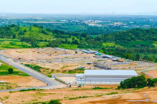 Zona di proprietà in costruzione con campo Blue Sky . — Foto Stock