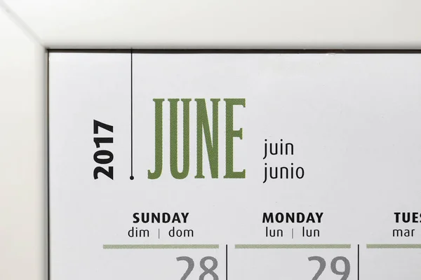 2017 年 6 月のカレンダーを閉じる — ストック写真