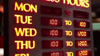 Neon tabela iş saat 
