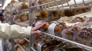 Muffin Costco depo içinde satın alma kadın