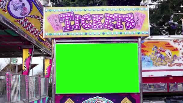 Motion of green screen ticket booth at the West Coast Diusements Carnival — Vídeo de Stock