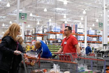 Sayaç Costco depo içinde kullanıma bir tarafı