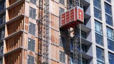 Kamera modern yüksek artış binanın inşaat lift takip