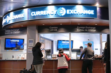 Yolcu Döviz Satım yerde Yvr Vancouver Bc Kanada havaalanında içinde hareket