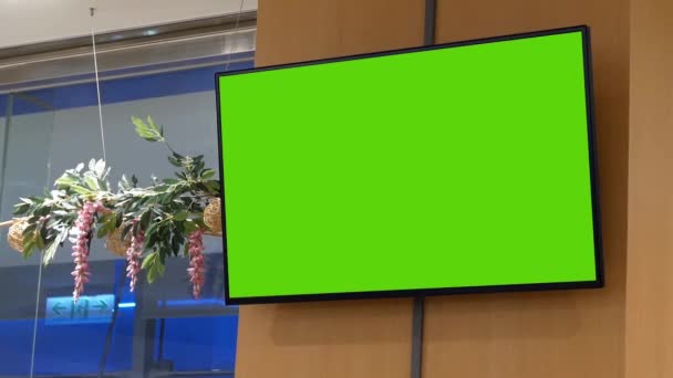 Movimiento Televisión Pantalla Verde Grande Pared Dentro Del Centro Comercial — Vídeo de stock