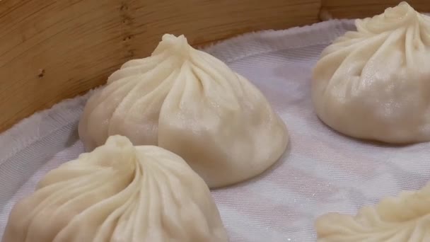 Rörelse Soppa Knödeln Bullar Med Ånga Inuti Kinesisk Restaurang — Stockvideo