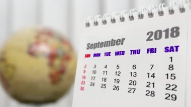 Eylül 2018 hareket bulanıklık dünya küre arka plan dönüm ile takvim