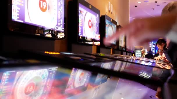 Motion People Playing Casino Roulette Machine Reflection Spinning Ball Screen — Stock Video