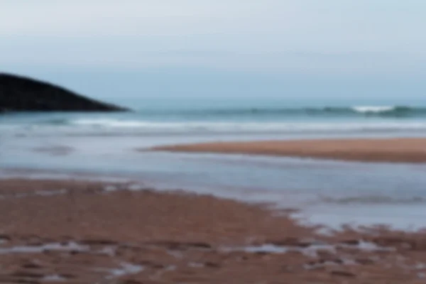 Vista sobre la playa Summerleaze en Bude en Cornwall Fuera de foco . — Foto de Stock