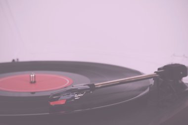 Bir retro plak çalar Vintage Retro filtre yakın çekim.
